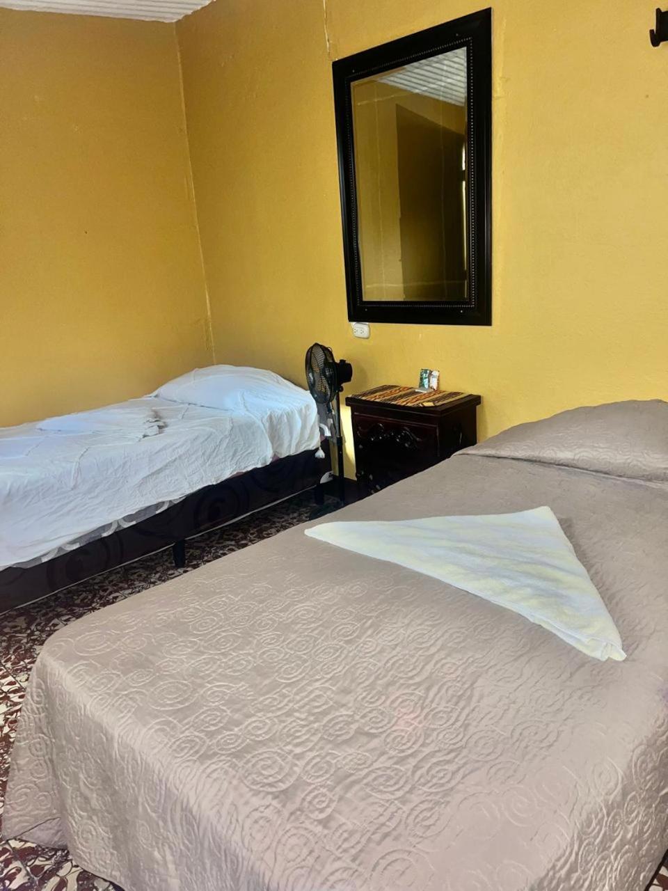 Hotel Alma Maya Antigua Екстер'єр фото